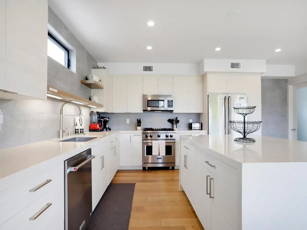 Luxury Dream - Massive Rooftop Patio, Zen Garden, Ac & Fast Wifi!