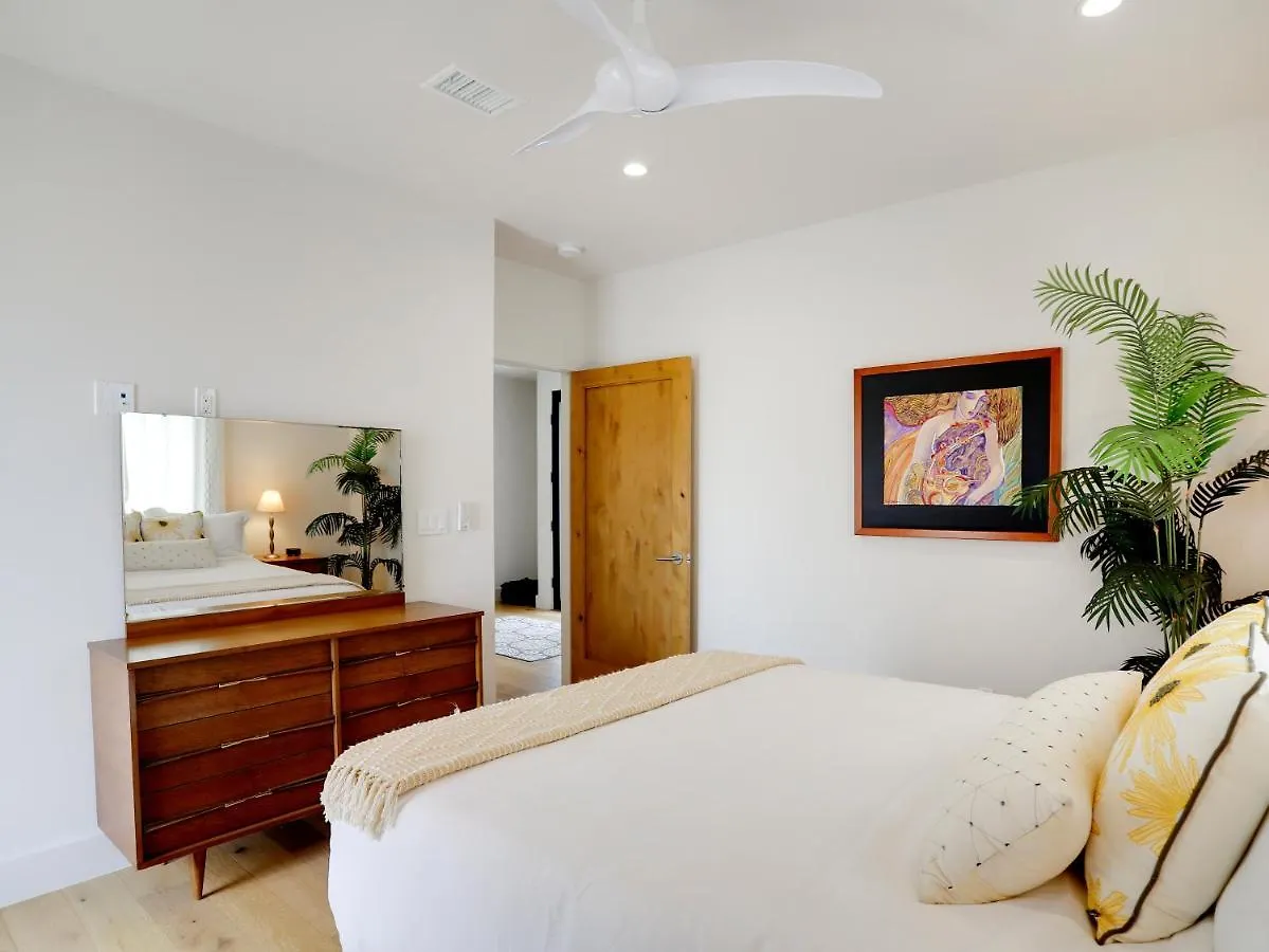 Luxury Dream - Massive Rooftop Patio, Zen Garden, Ac & Fast Wifi! Holiday home San Diego