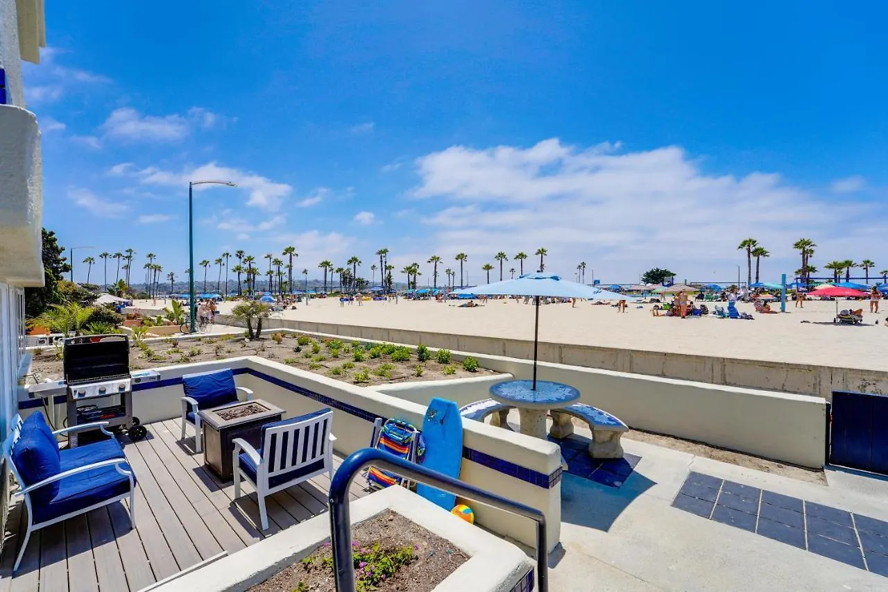펜션 Oceanfront With Front Patio, Gas Grill, Fire Pit - Prime Location!!
