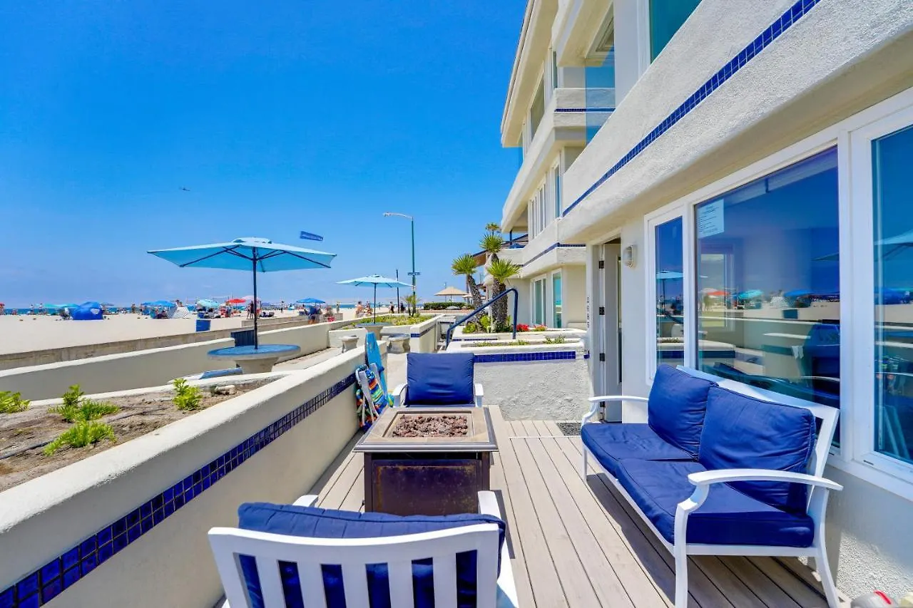 펜션 Oceanfront With Front Patio, Gas Grill, Fire Pit - Prime Location!!