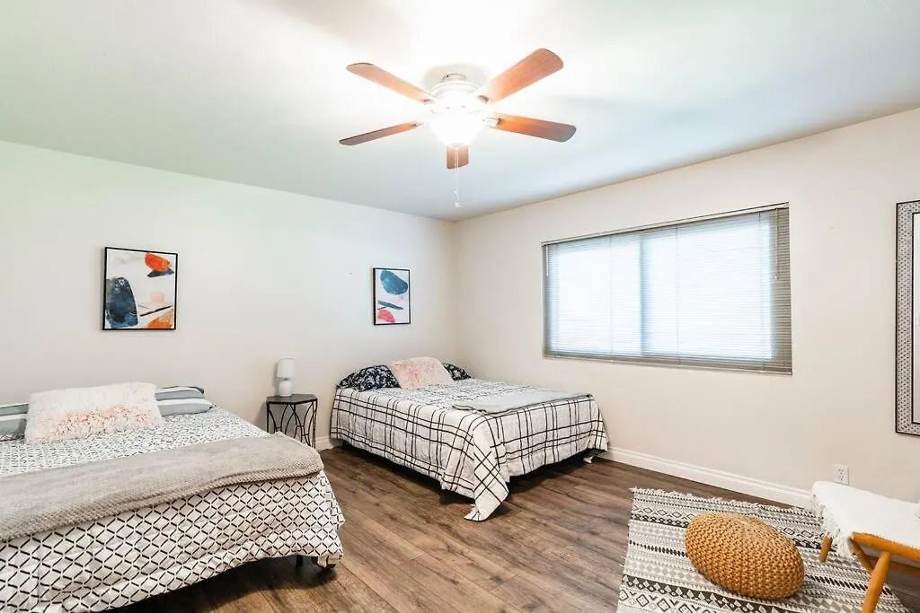 Casa Flora -2br- Free Parking In Little Italy! Daire *