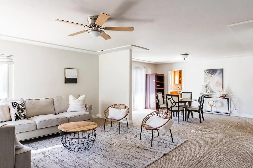 Casa Flora -2br- Free Parking In Little Italy! Daire *