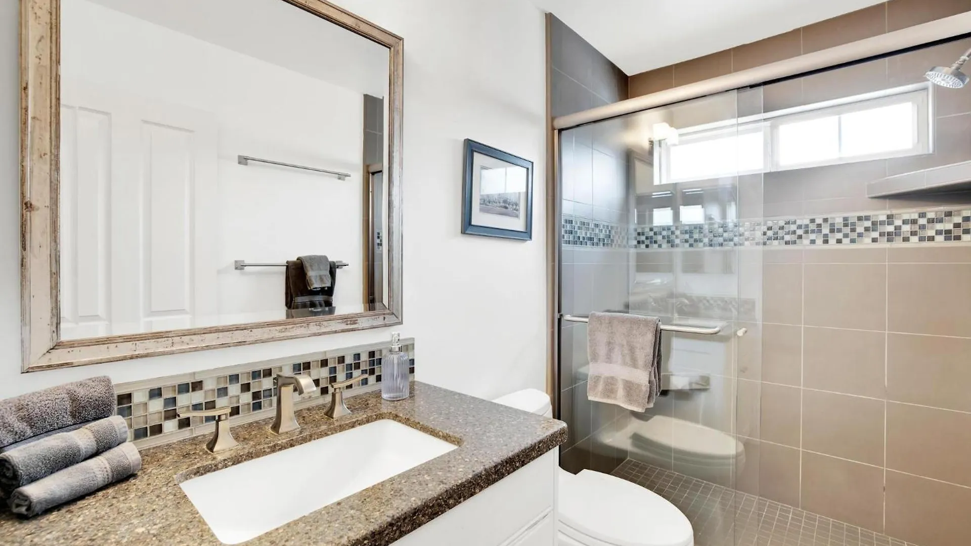 Fantastic Bayside Vacation - Wifi, Ac, Patio, Private Washer & Dryer *