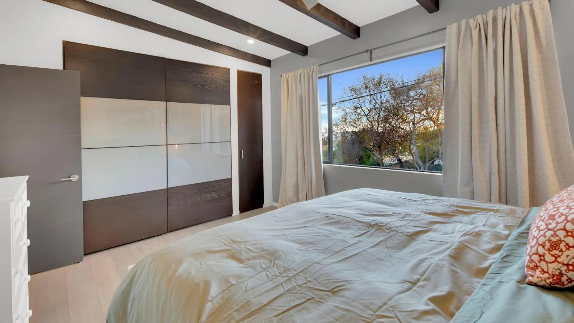 Vakantiehuis New! Luxury 5br, W/arcade, Sauna, Views, Fire Pit!
