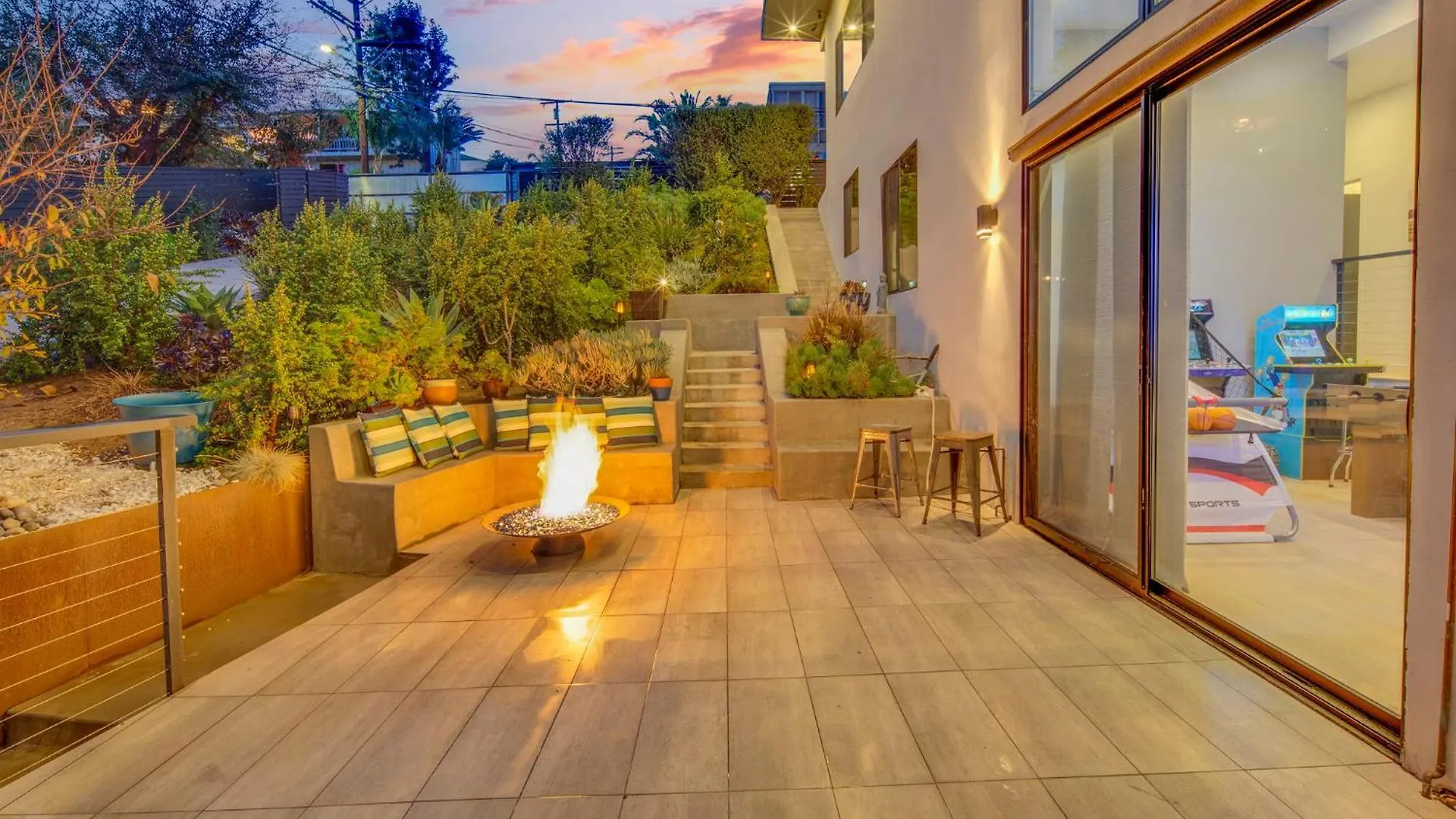 New! Luxury 5br, W/arcade, Sauna, Views, Fire Pit! * San Diego