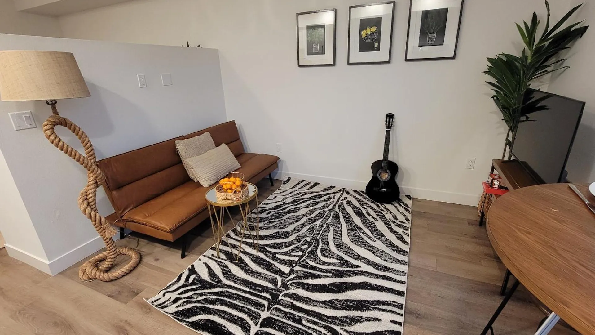 Amazing Big Studio Near Balboa Park Jacuzzi Rooftop Free Parking! San Diego