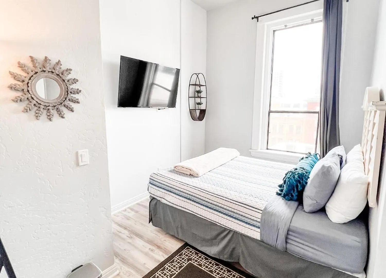 Gaslamp 2bdrm1ba - W Parking & 4 Beds #304 Hotel
