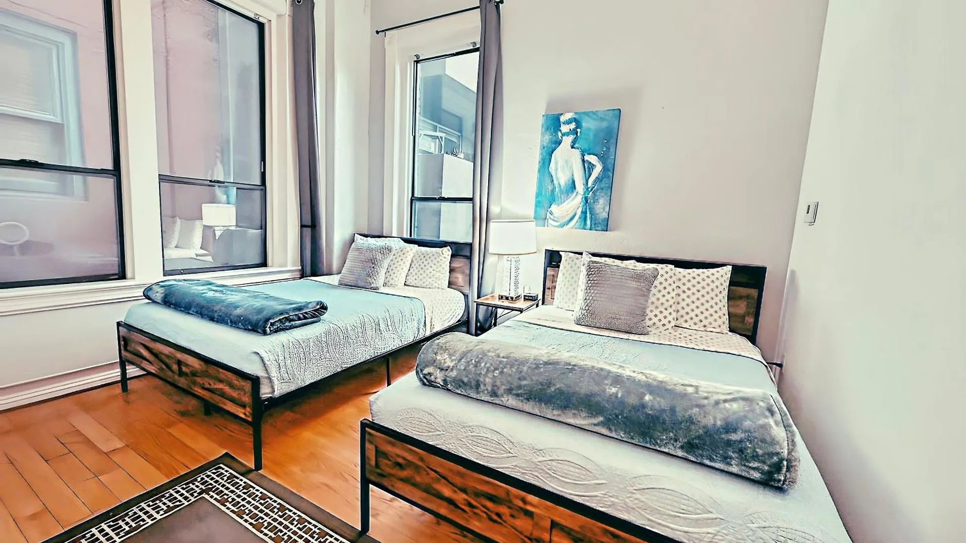 Gaslamp 2bdrm1ba - W Parking & 4 Beds #304 San Diego