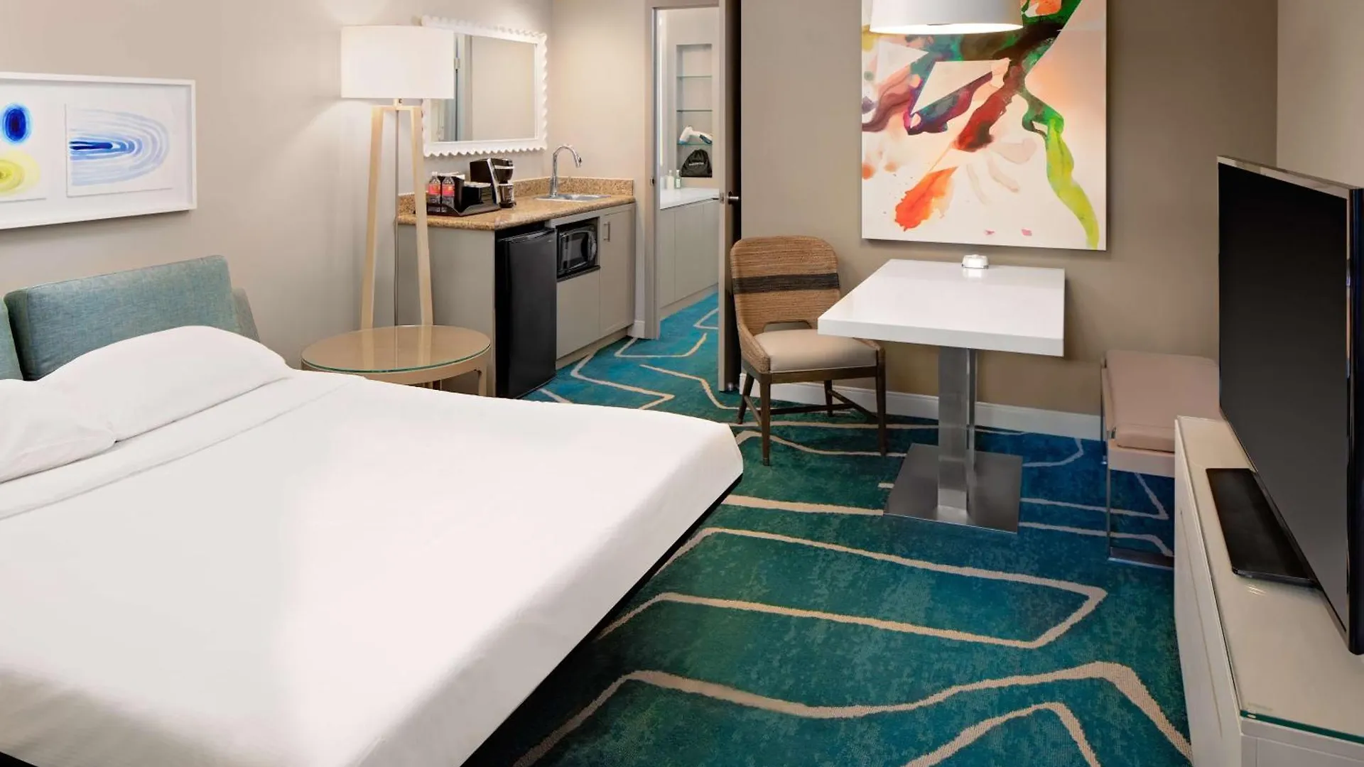 Embassy By Hilton Bay Downtown Hotel 3*