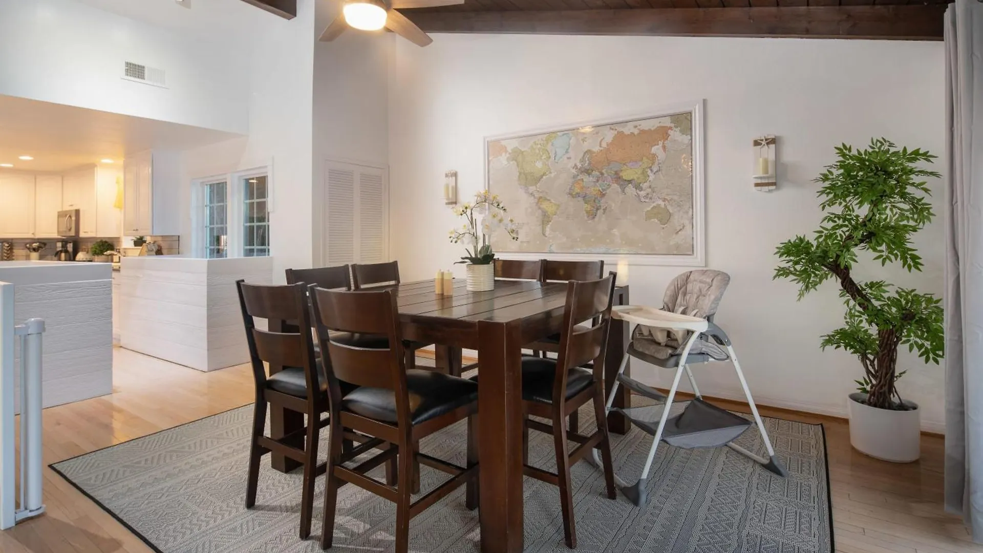Hébergement de vacances 4 Bedroom 2 Bath With Ocean View Hot Tub Parking *