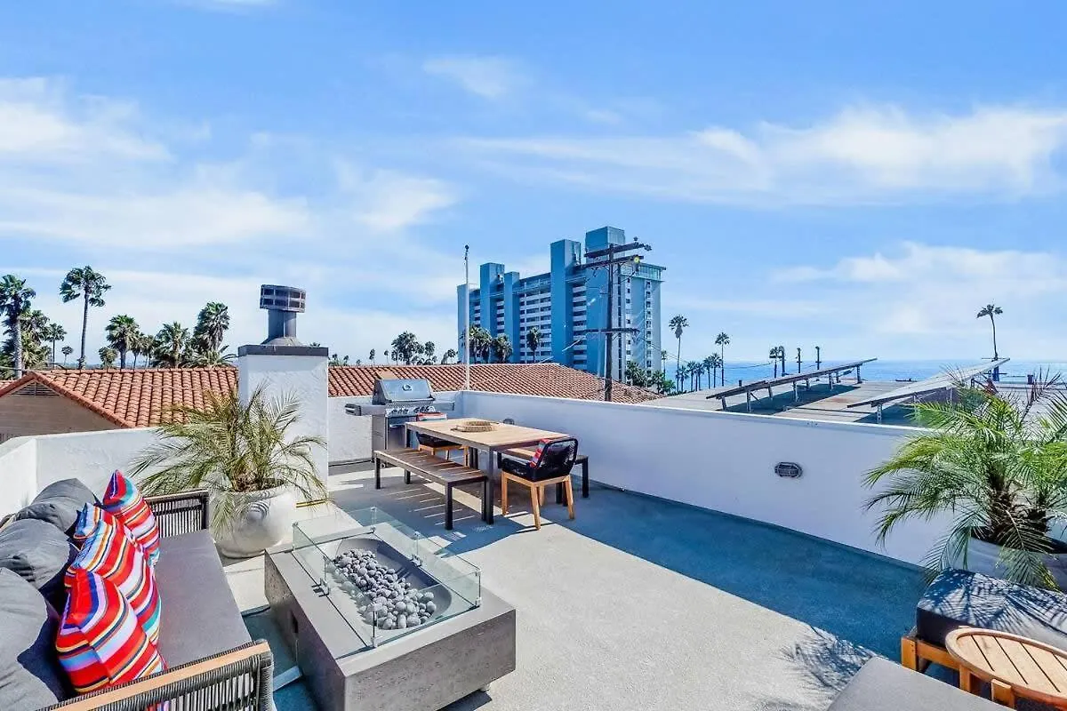 Ocean View Gem With Rooftop Deck And Hot Tub 펜션 *