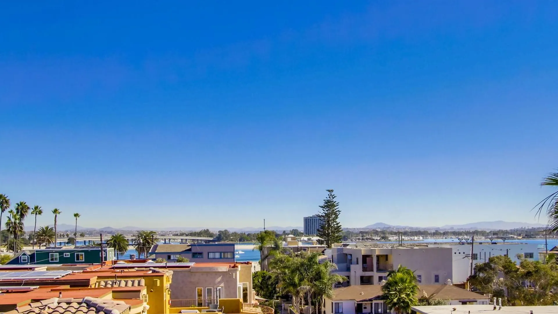 Massive With Ocean View & Amazing Rooftop Holiday home San Diego