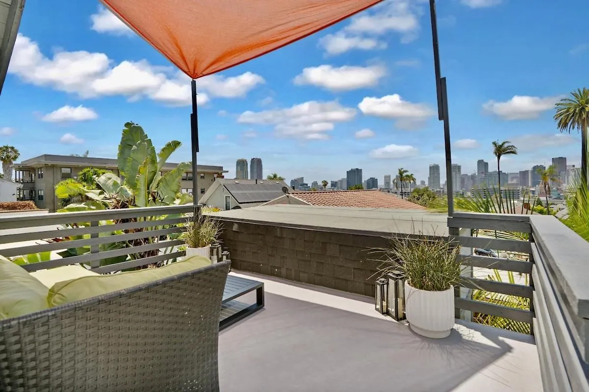 The Downtown Carriage Flat *
