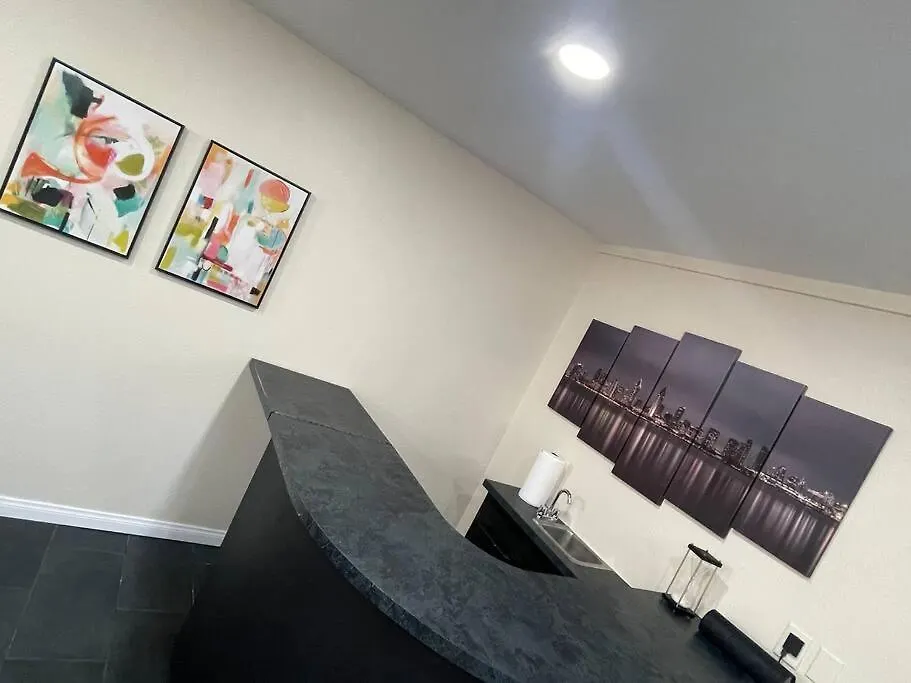 Entire Home, Pool, Free Parking, Wifi, Family Neighborhood! San Diego