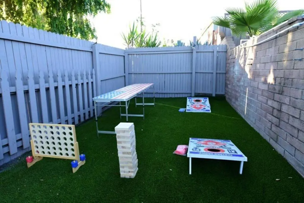 Entire Home, Pool, Free Parking, Wifi, Family Neighborhood! Holiday home San Diego