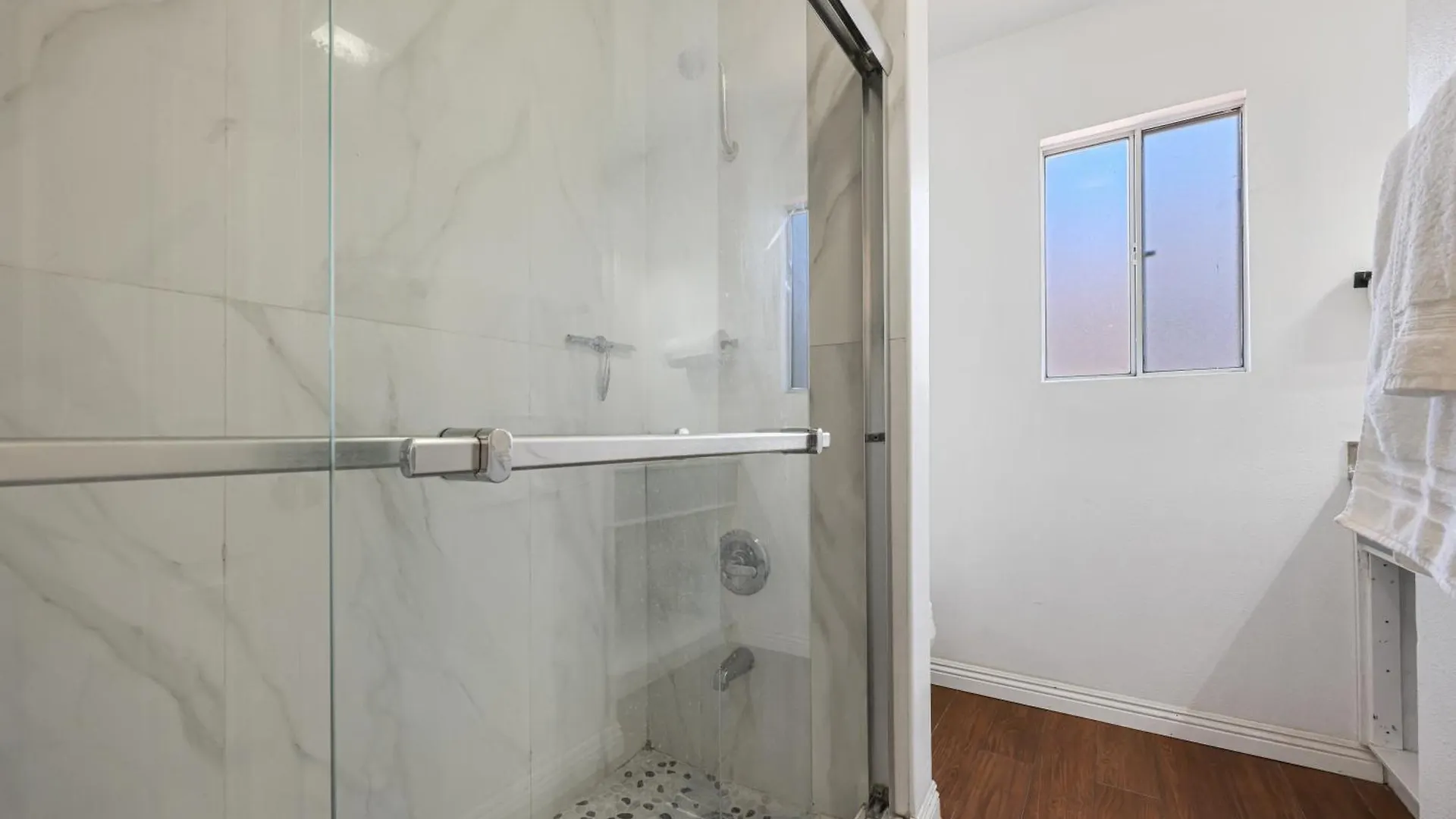 Spacious Family Retreat In The Heart Of 펜션 *