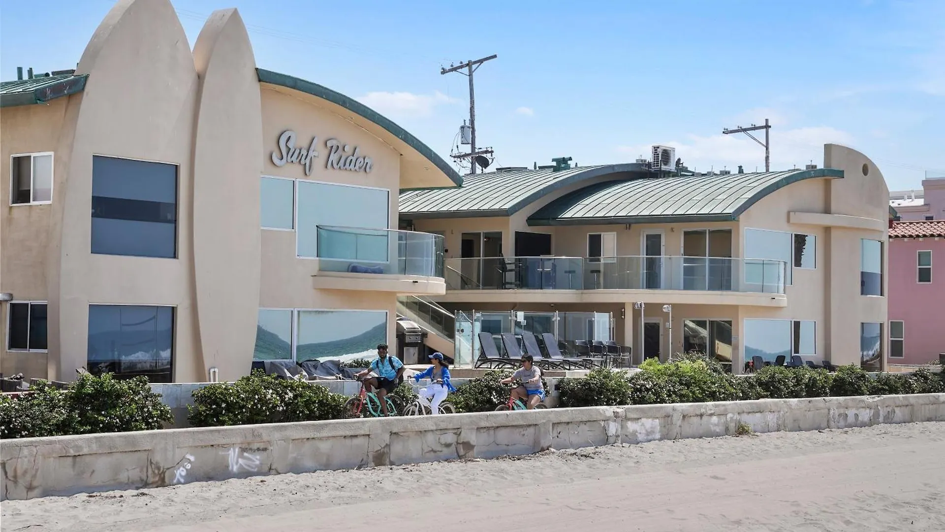 Dom wakacyjny Stunning Oceanfront Boardwalk - Spa, Steps2beach, Parking & Fast Wifi!
