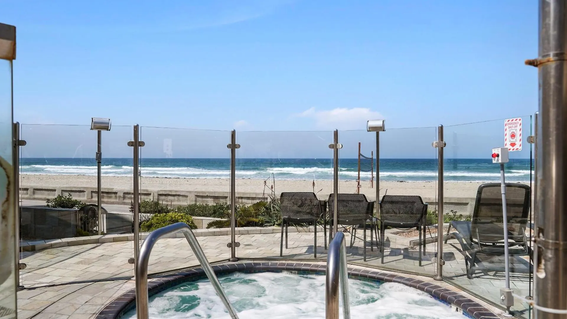 Dom wakacyjny Stunning Oceanfront Boardwalk - Spa, Steps2beach, Parking & Fast Wifi! San Diego