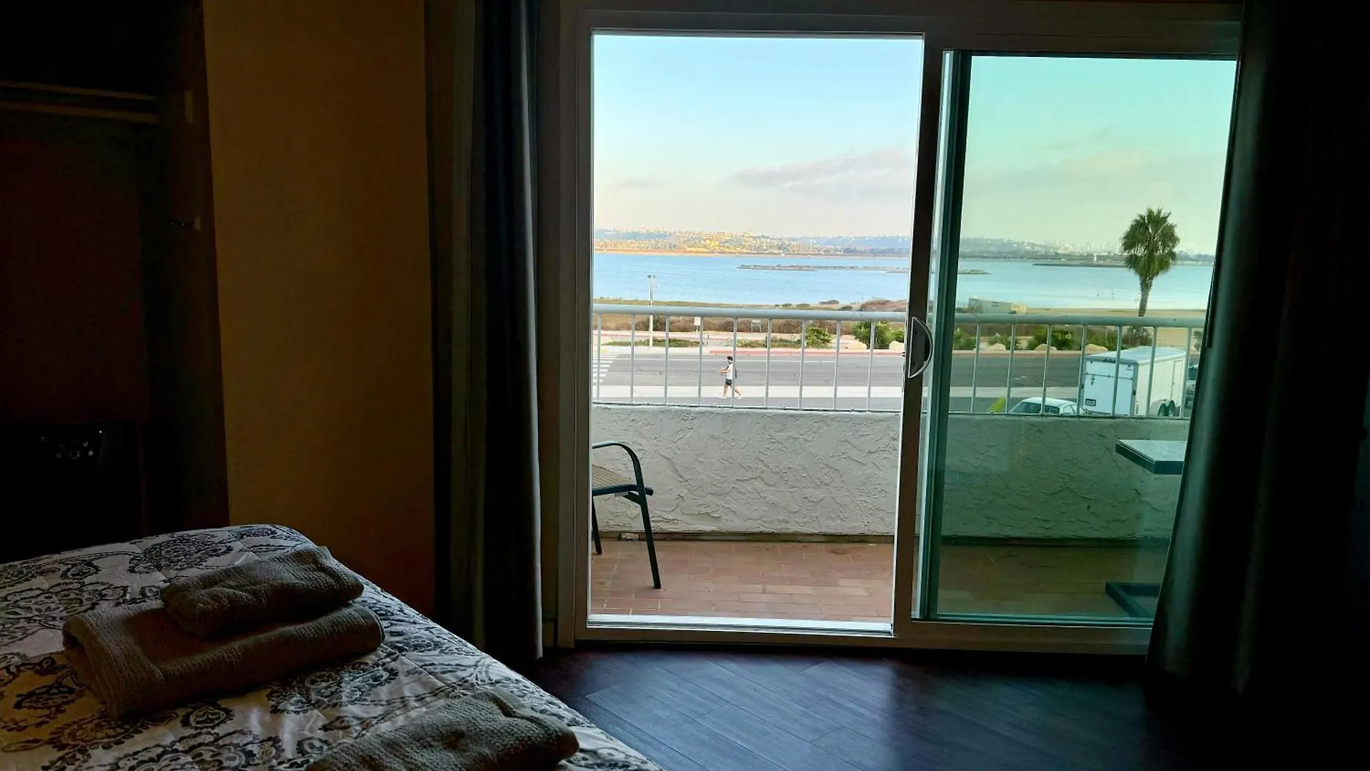 Panoramic View Bayfront Gem 3br *