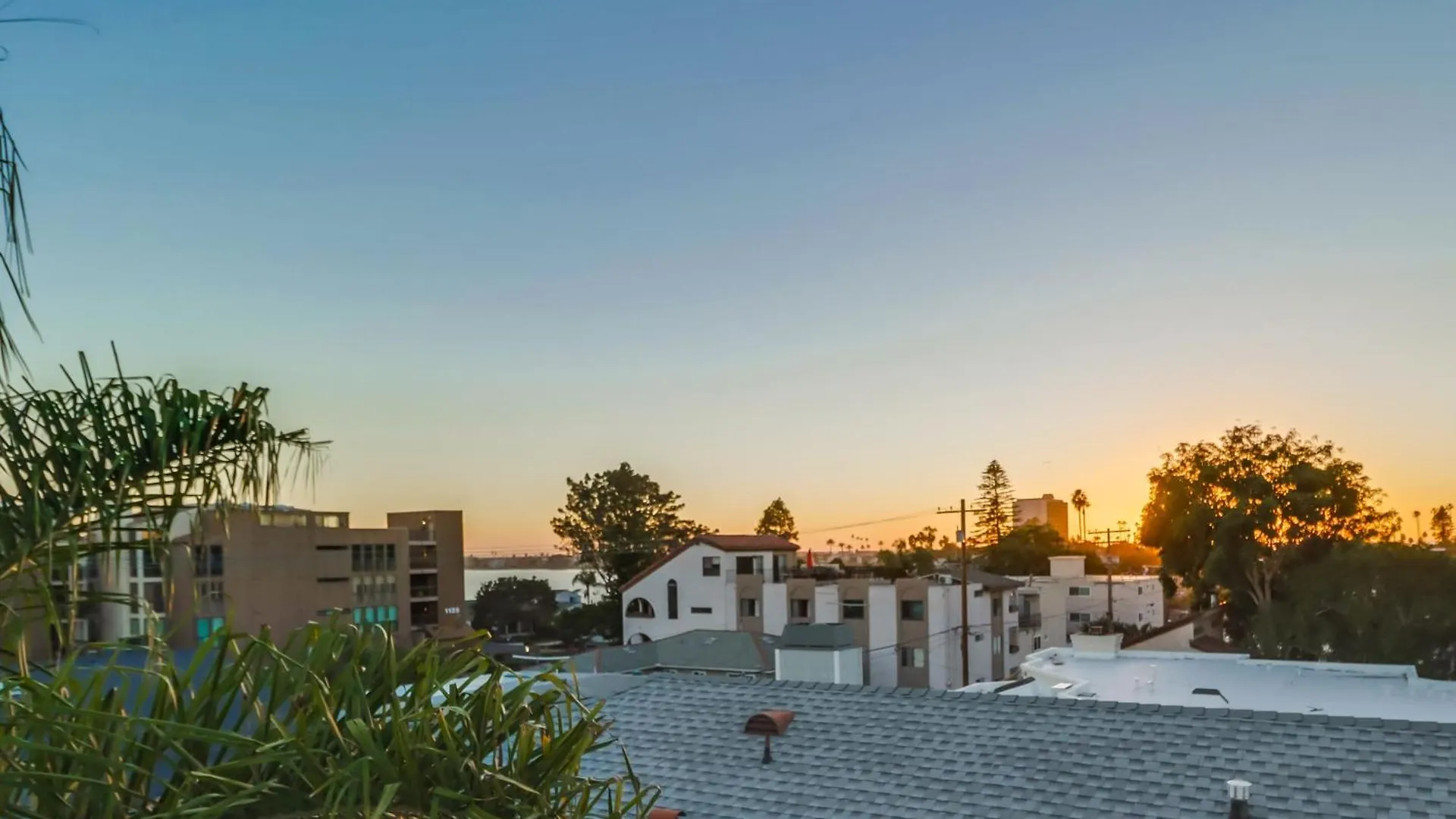 New! Seaside Chic - Spa; Game Room; Rooftop; Fully Remodeled * San Diego