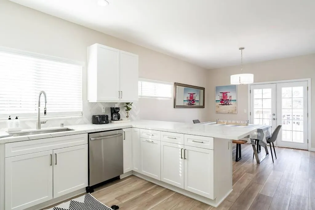 1 Block To Stylish 3br Contemporary Apartment *