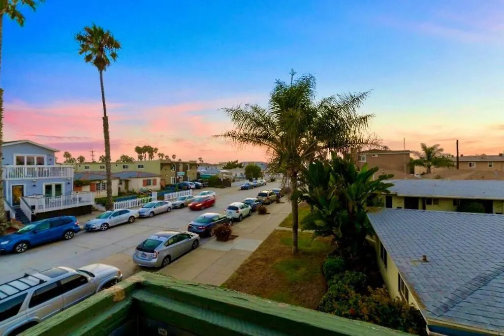 1 Block To Stylish 3br Contemporary Apartment