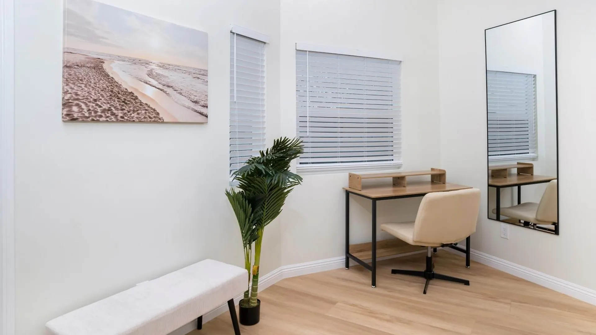 Lux Coastal Getaway, Brand New, Location
