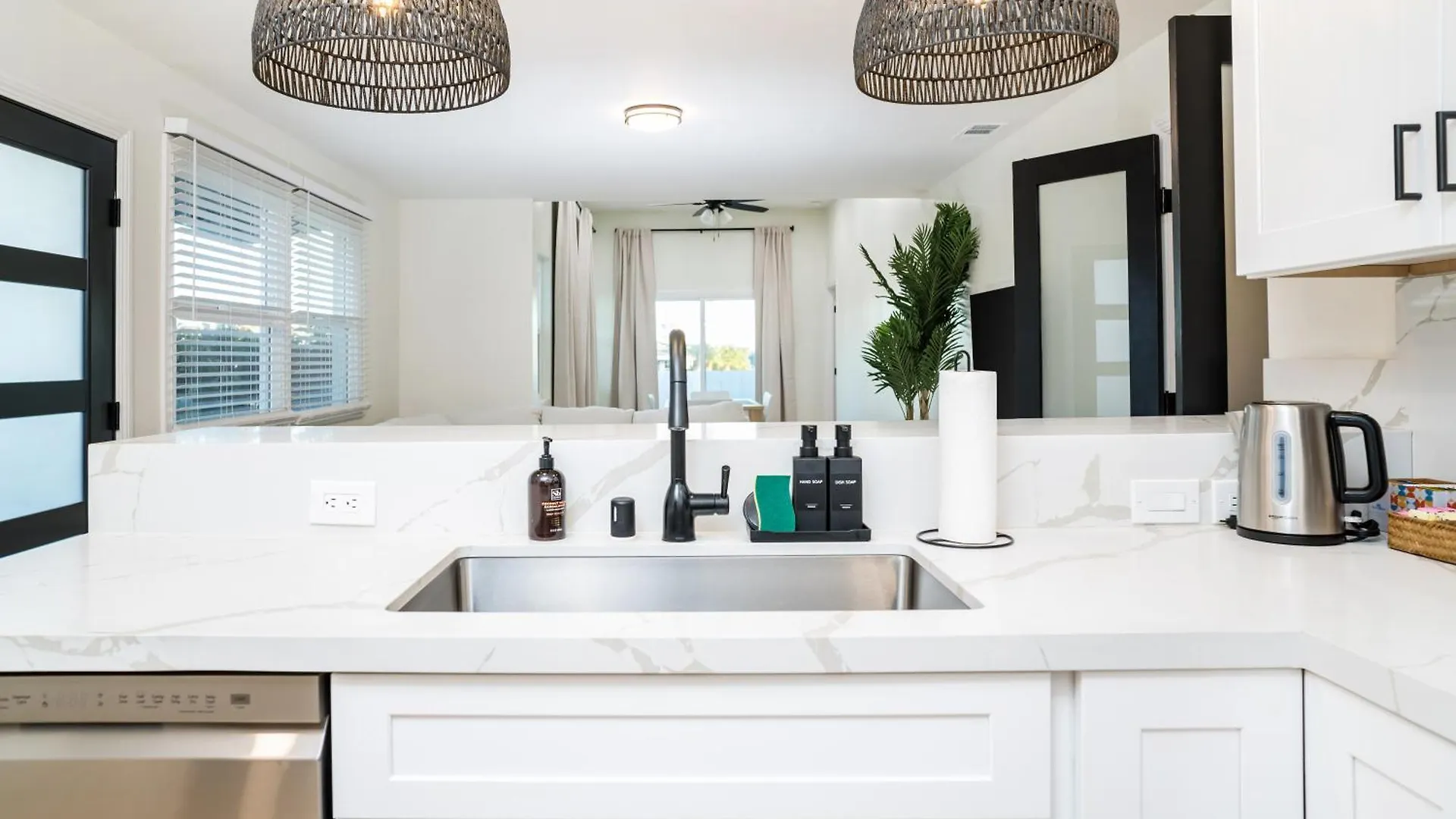 Lux Coastal Getaway, Brand New, Location Holiday home San Diego