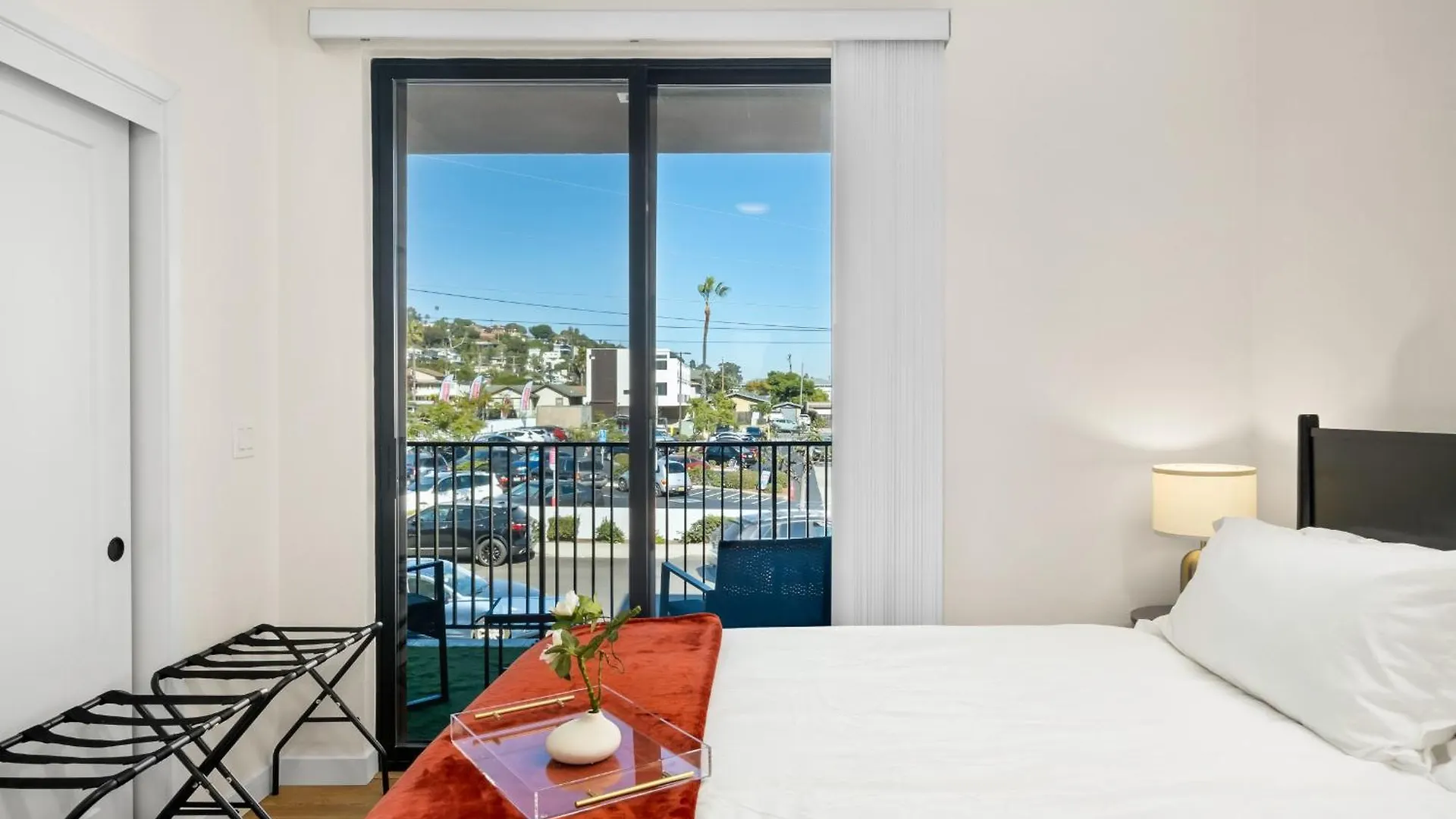 Modern 2 Bedroom King Bed Evcharger Pet-friendly Balcony * San Diego