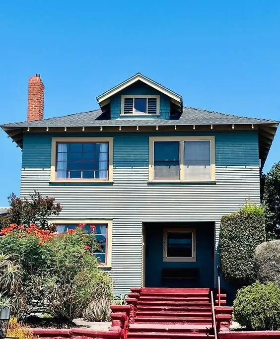3-bedroom, Prime Location, Private Backyard! * 圣地亚哥