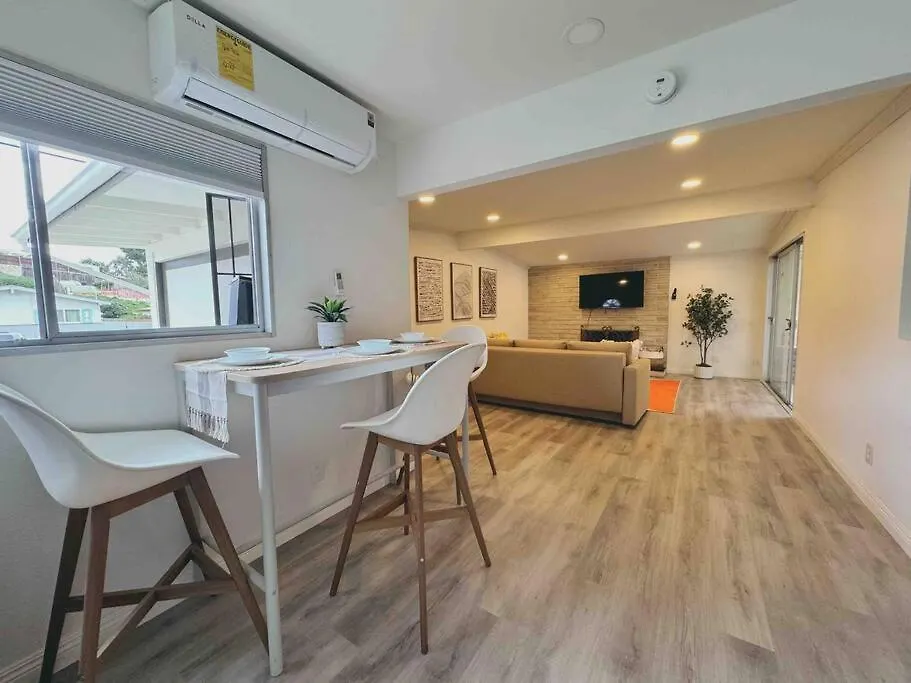 Sunny Retreat Huge Single Level With Large Yard