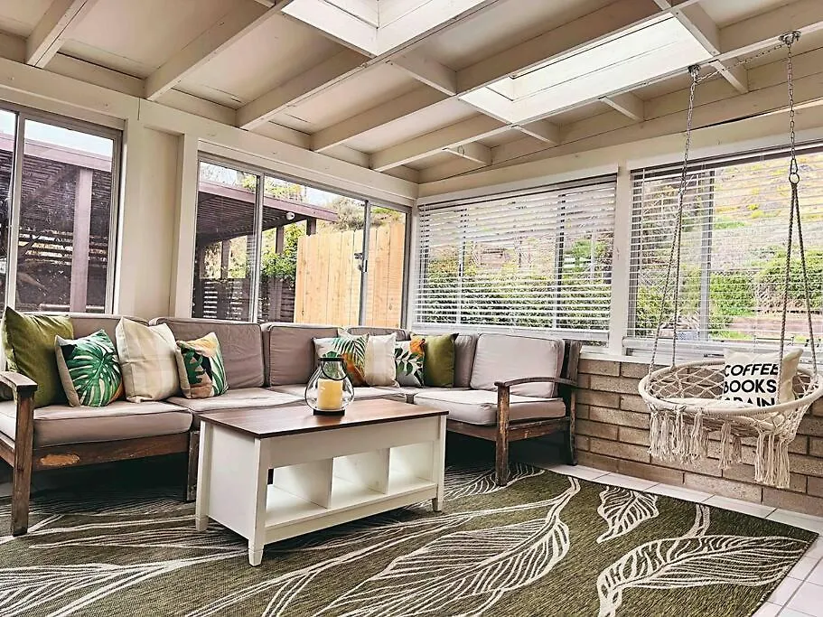 Sunny Retreat Huge Single Level With Large Yard