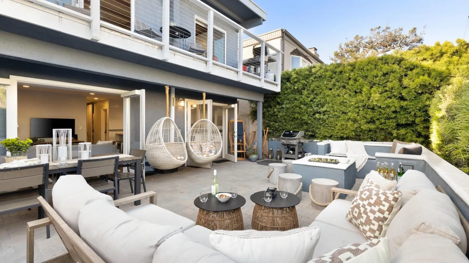 Mission Point 1 By Avantstay House W Huge Patio Fire Pit Walk To Holiday home