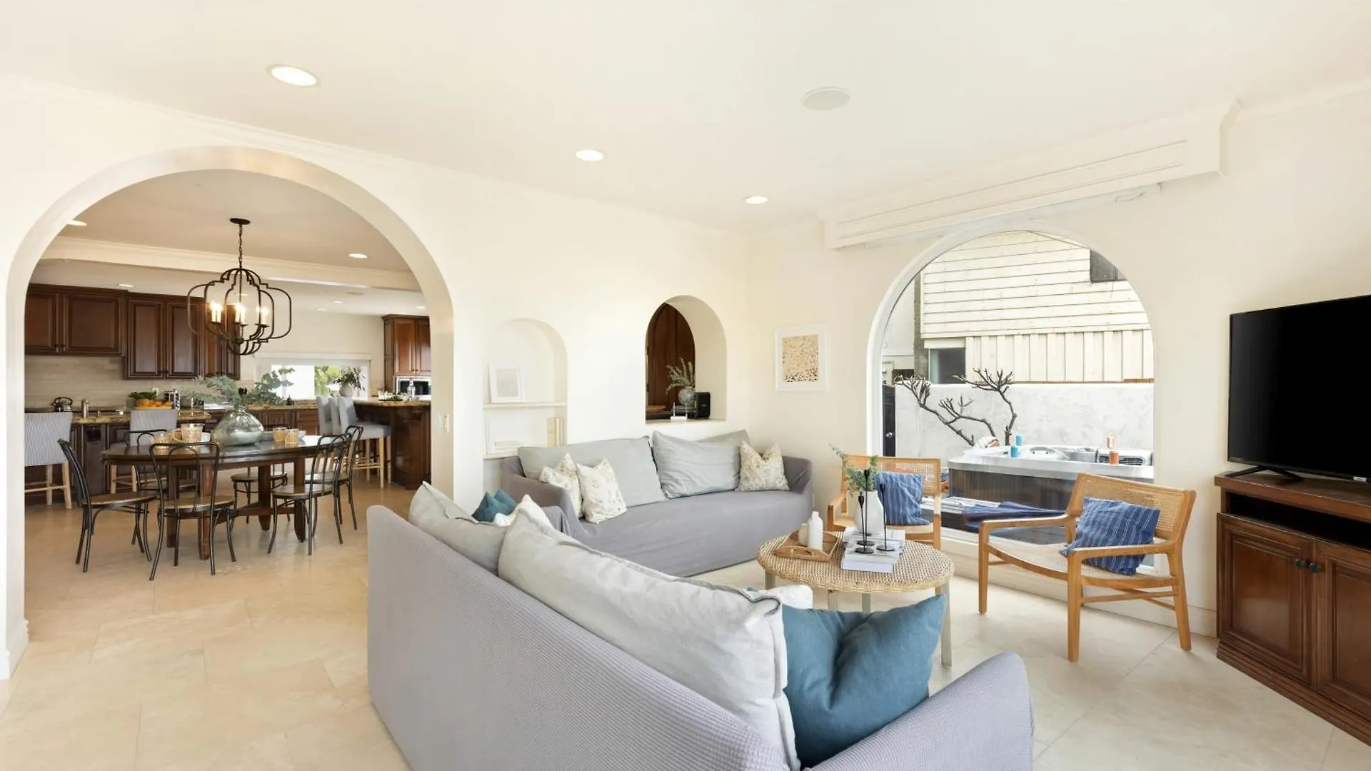 Shoreline By Avantstay Spectacular Beachfront W Fire Pit Pool Table Holiday home
