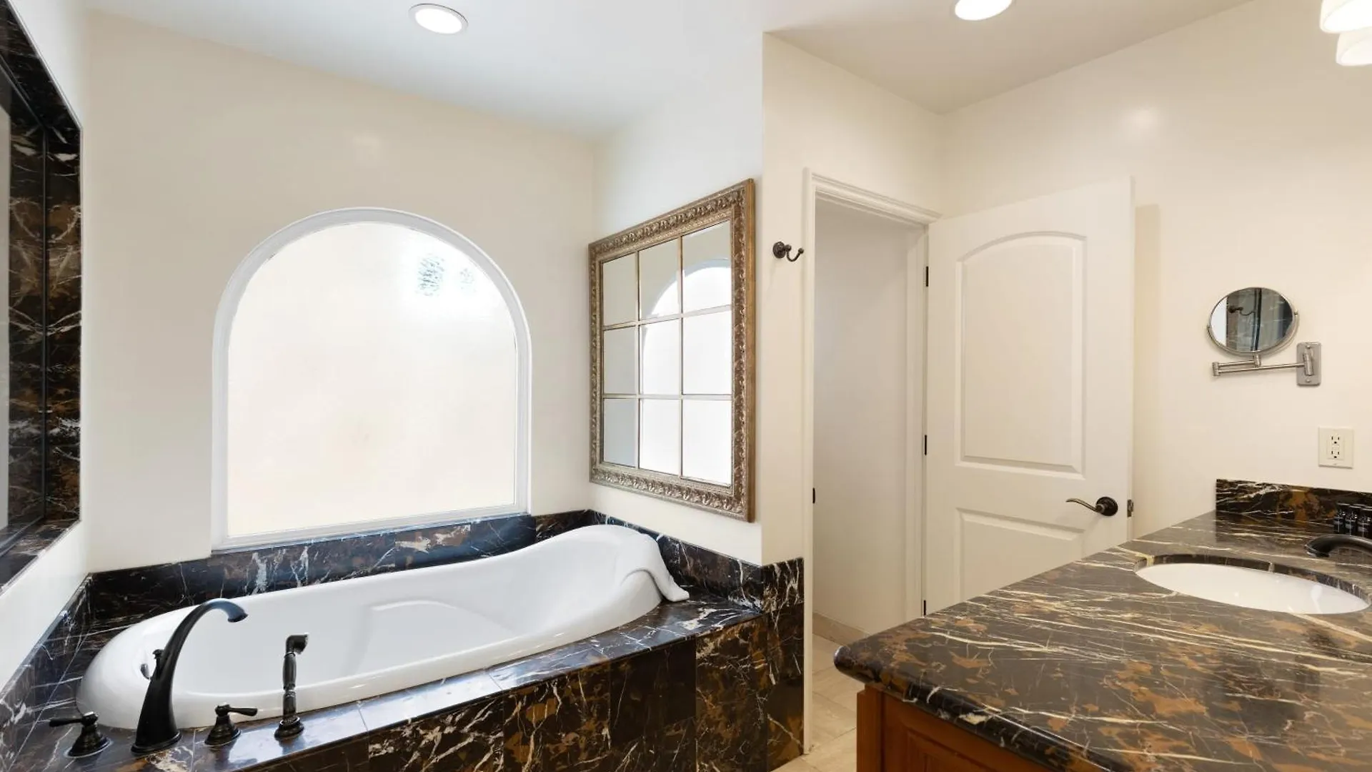 Shoreline By Avantstay Spectacular Beachfront W Fire Pit Pool Table San Diego