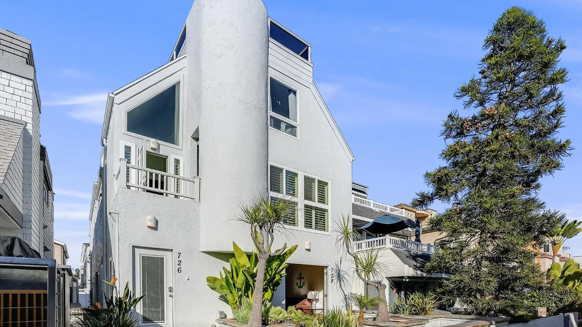 Massive With Ocean View & Amazing Rooftop Holiday home