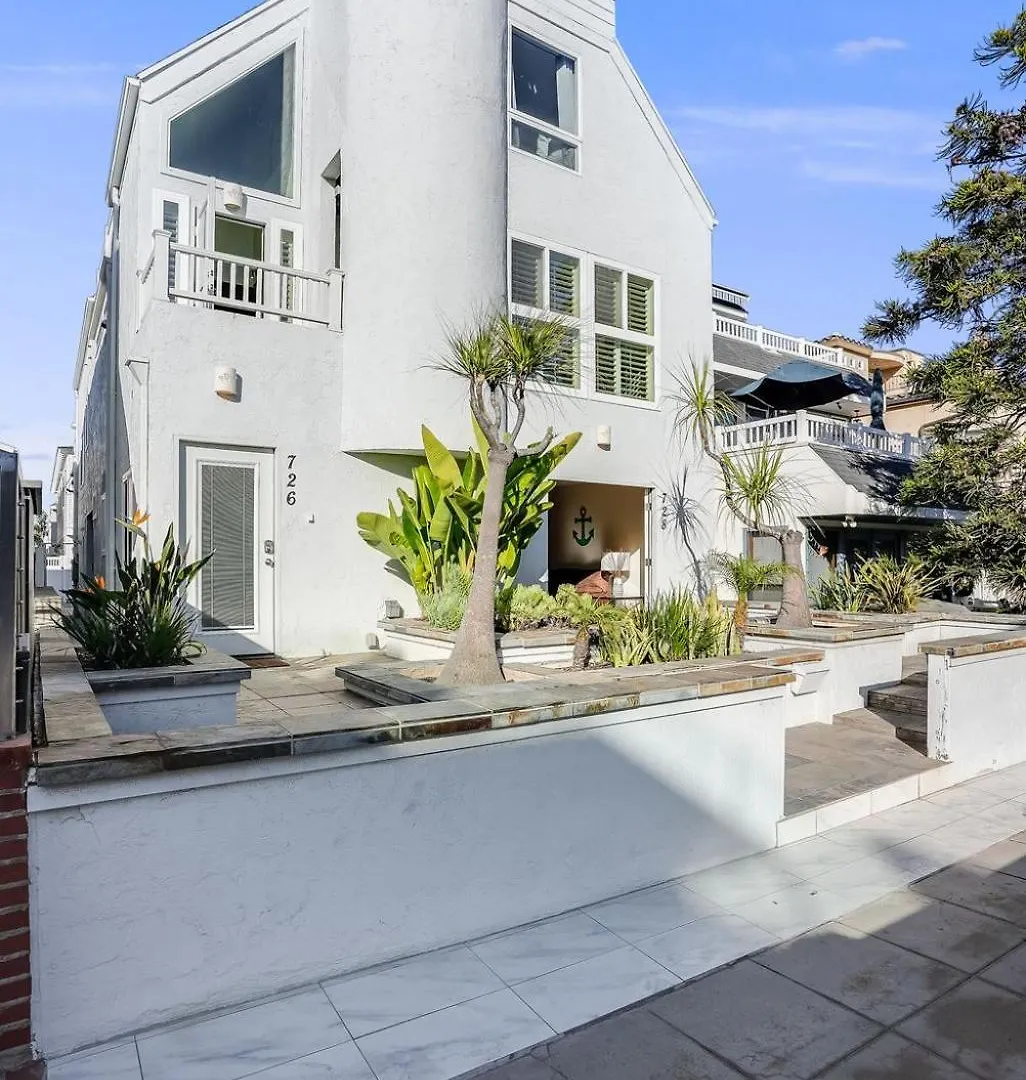 Massive With Ocean View & Amazing Rooftop