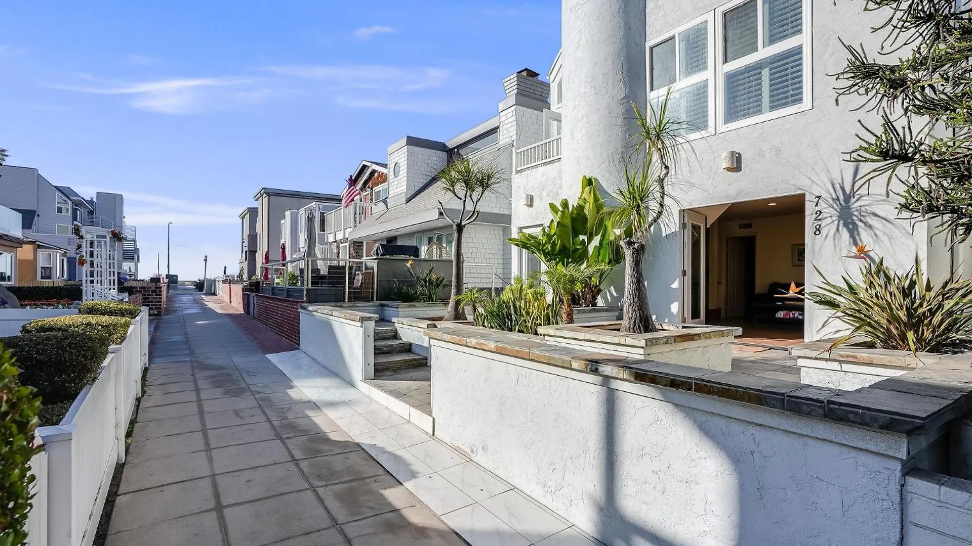 Massive With Ocean View & Amazing Rooftop Holiday home