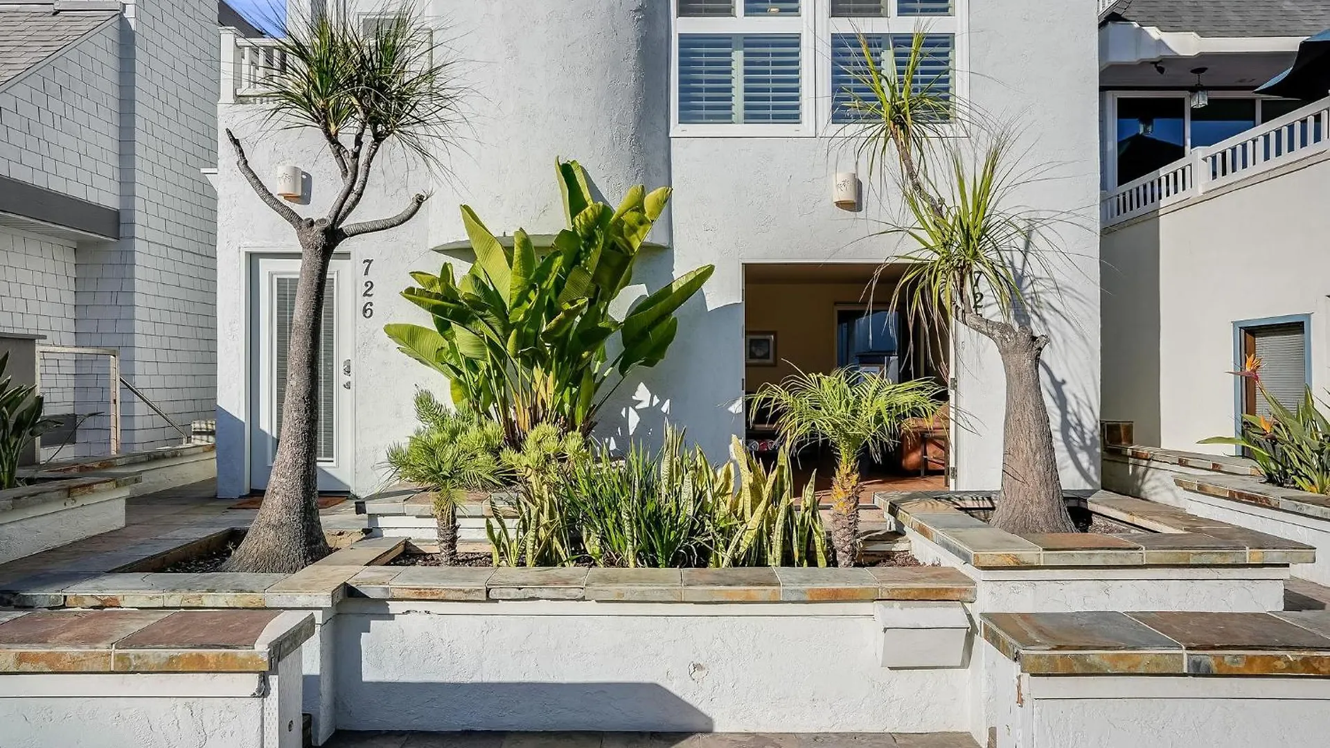 Massive With Ocean View & Amazing Rooftop Holiday home
