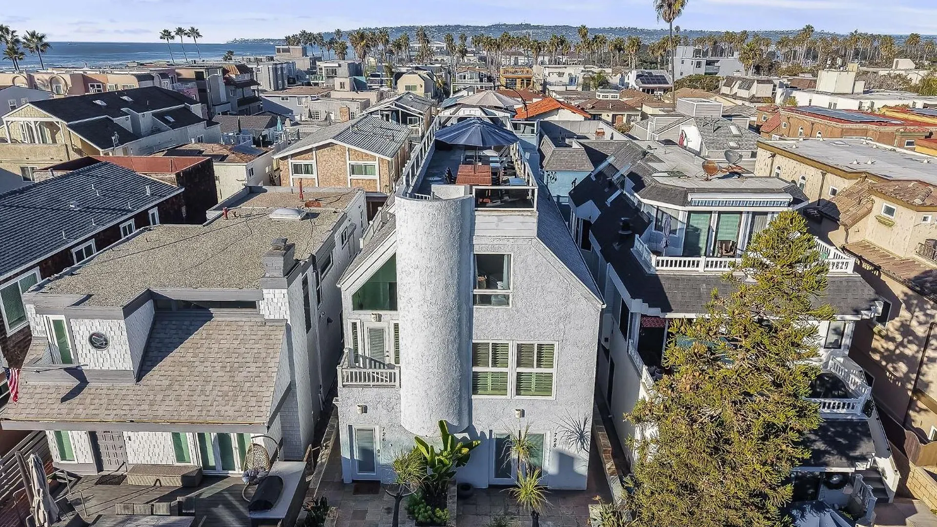 Holiday home Massive With Ocean View & Amazing Rooftop *