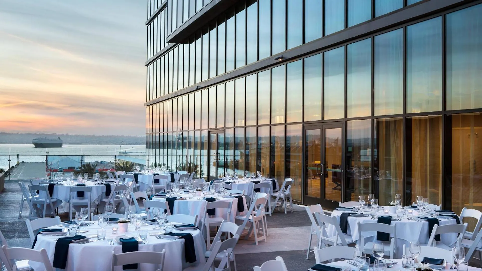 By Marriott Downtown/bayfront Hotel