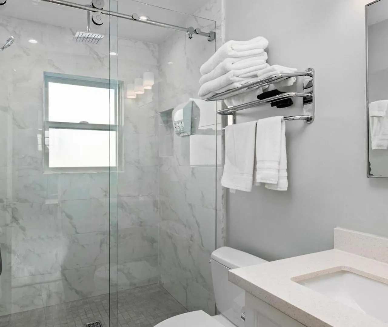 Newly Renovated 3br Modern In Heart Of Ocean Apartmán