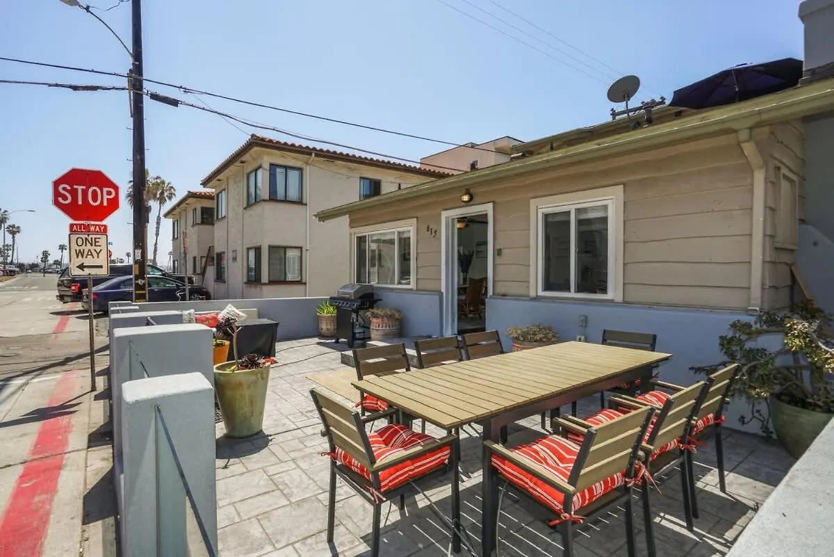 Apartment 3bed 2bath Steps To The In Mb