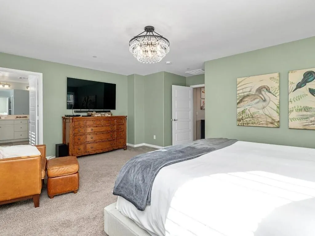 Need Is 4 Beds And A Luxury Yard سان دييغو
