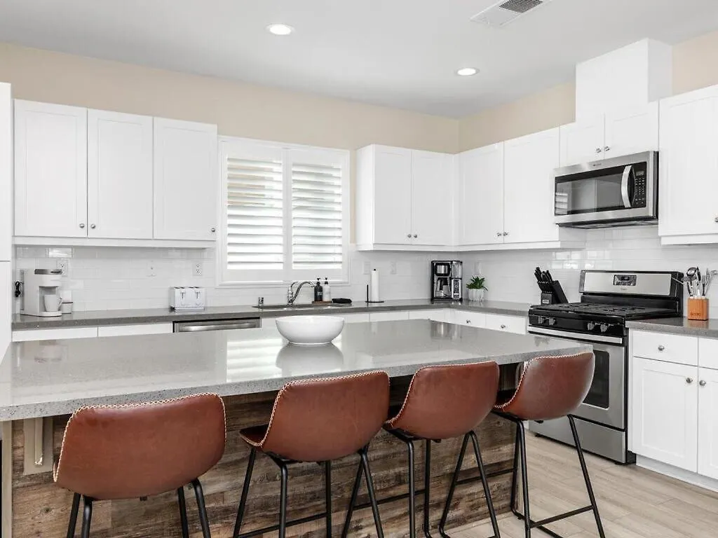 Need Is 4 Beds And A Luxury Yard بيت للعطل