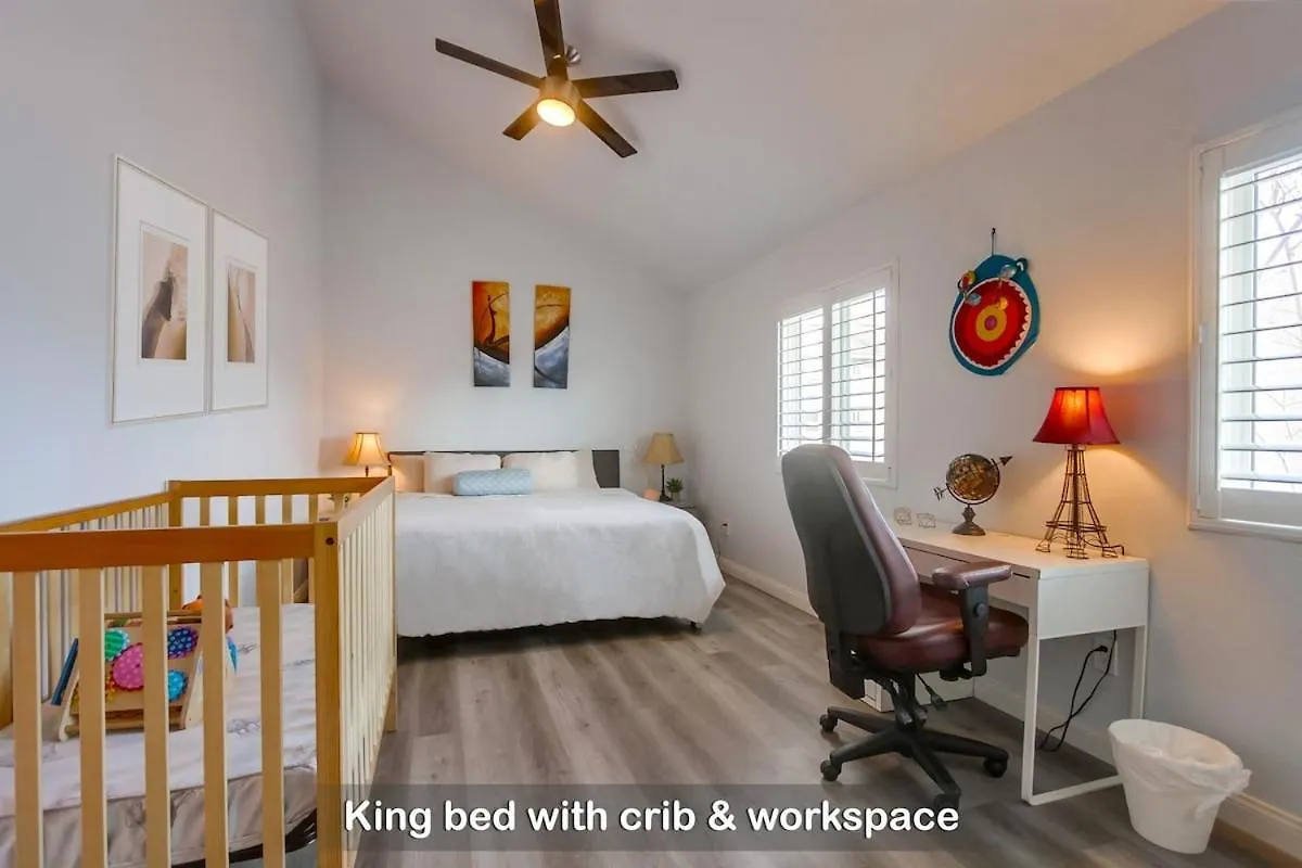 Holiday home Entire Private 4-Bedroom Home W Pool, King Bed, Garage, Prime Location San Diego