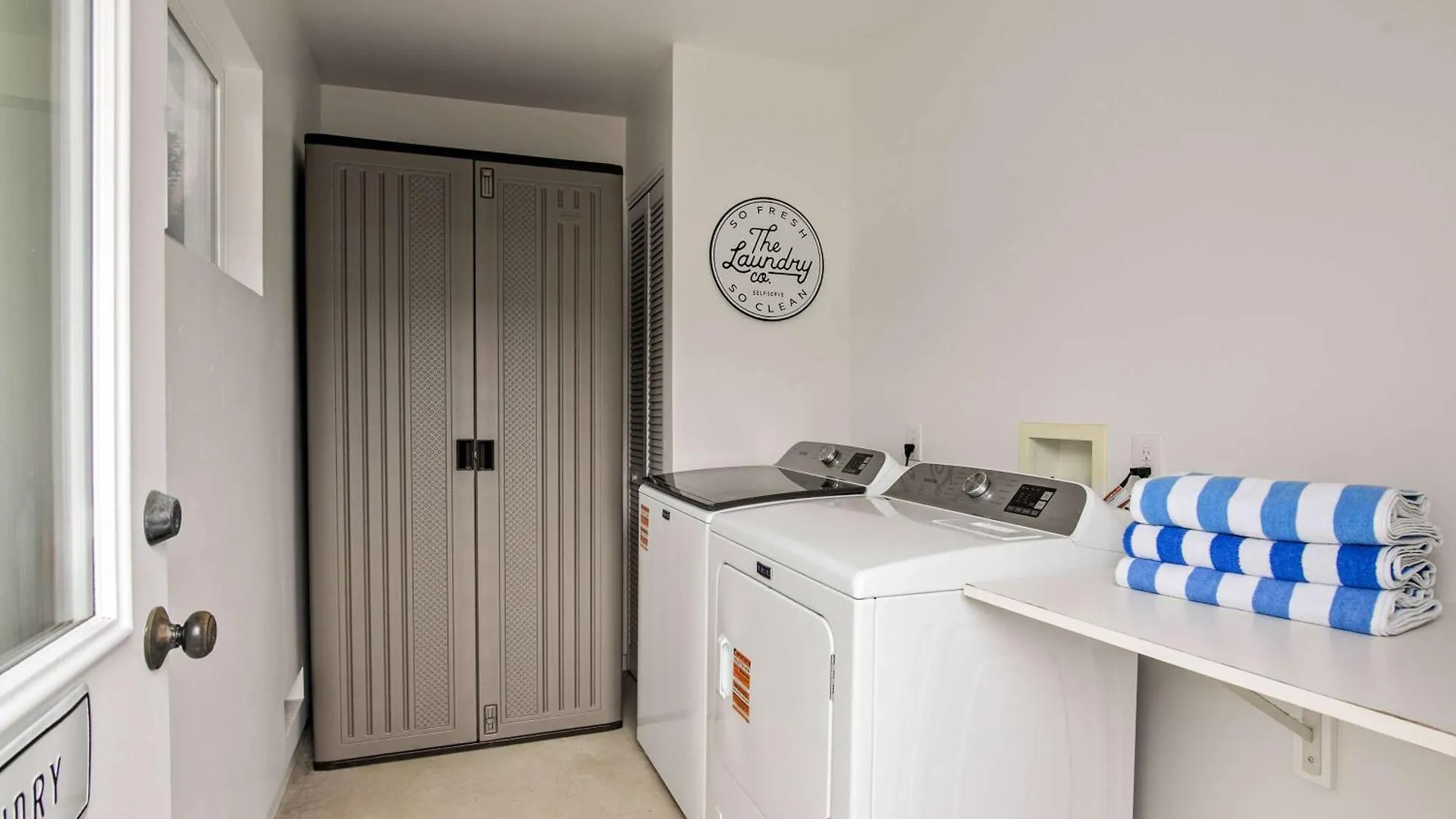 Seaside 1br Steps To Windansea & Peek Views Semesterbostad