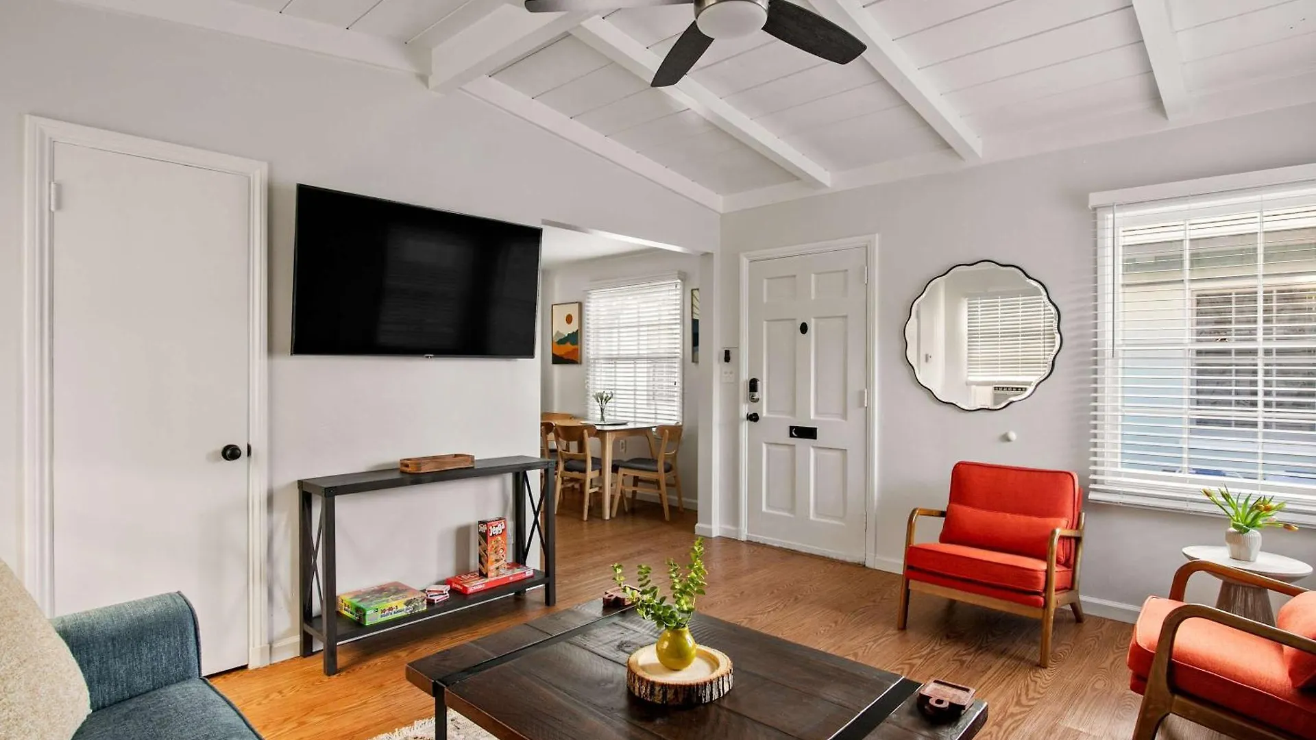 Seaside 1br Steps To Windansea & Peek Views