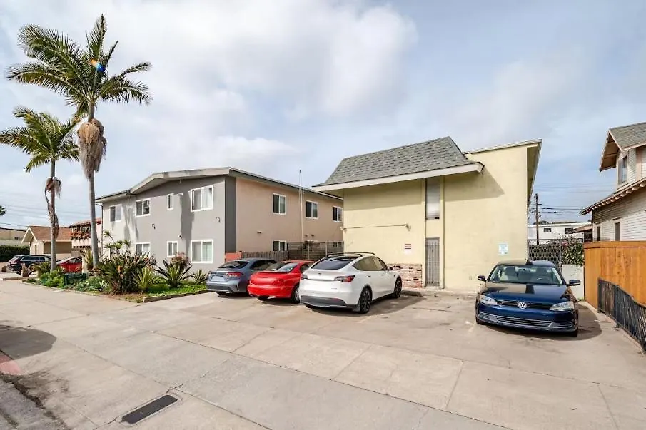 Apartment In The Heart Of Hillcrest! *