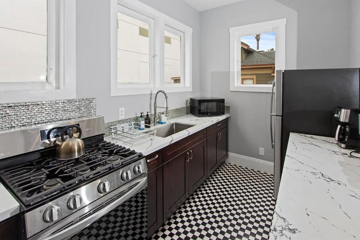Villa 1900's Victorian Sleeps 22 8bdrm 3bath